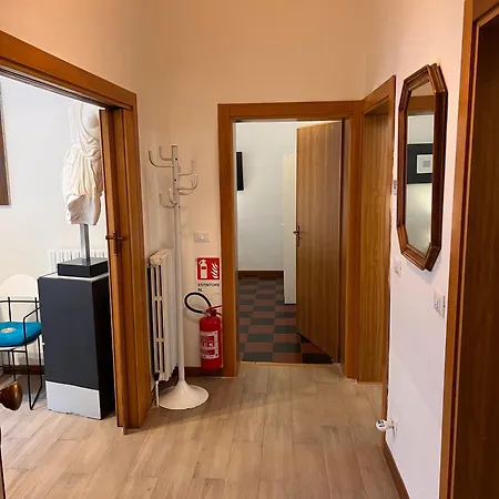 Venice, Arte And Cinema,10 Min From Venice,free Parking,wifi, Via Nervesa 4 Mestre