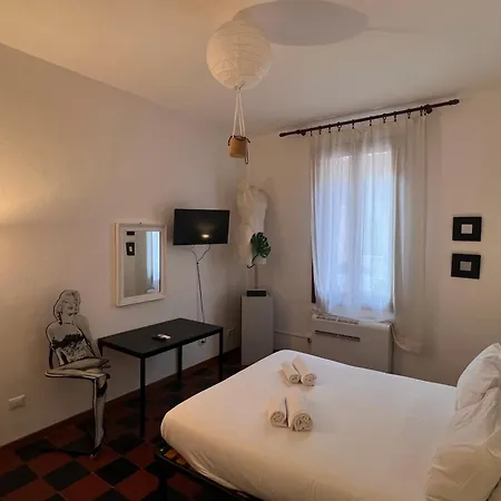 Venice, Arte And Cinema,10 Min From Venice,free Parking,wifi, Via Nervesa 4 Mestre