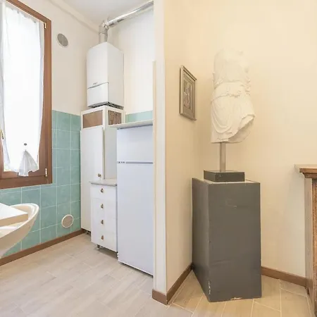Arte And Cinema,10 Min From Venice,free Parking,wifi Apartment Venice