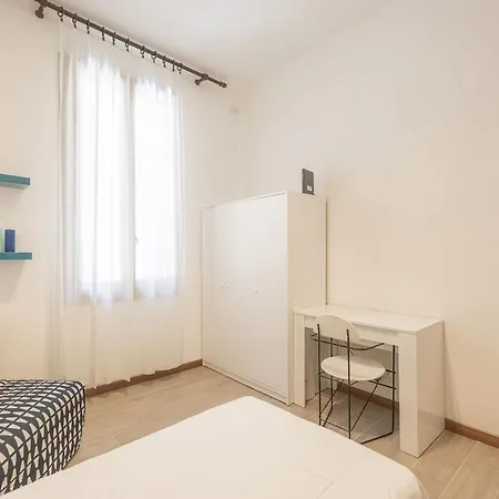 Arte And Cinema,10 Min From Venice,free Parking,wifi Apartment