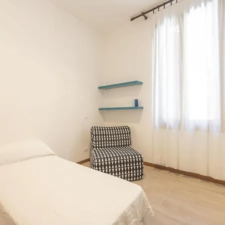 Arte And Cinema,10 Min From Venice,free Parking,wifi Apartment
