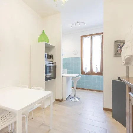 Arte And Cinema,10 Min From Venice,free Parking,wifi Apartment Venice
